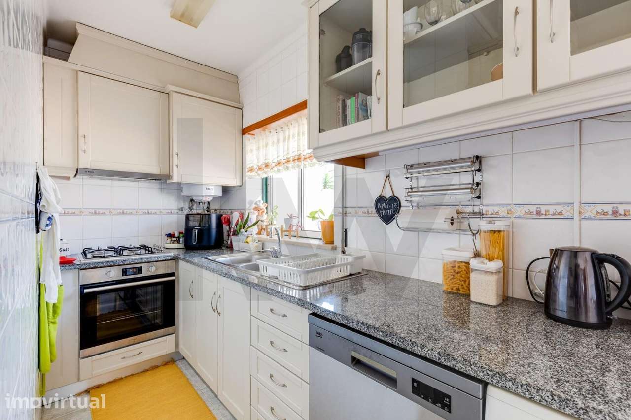 Apartamento T2 em Gândara dos Olivais | Rés de Chão com Garagem e Terr - Grande imagem: 4/31