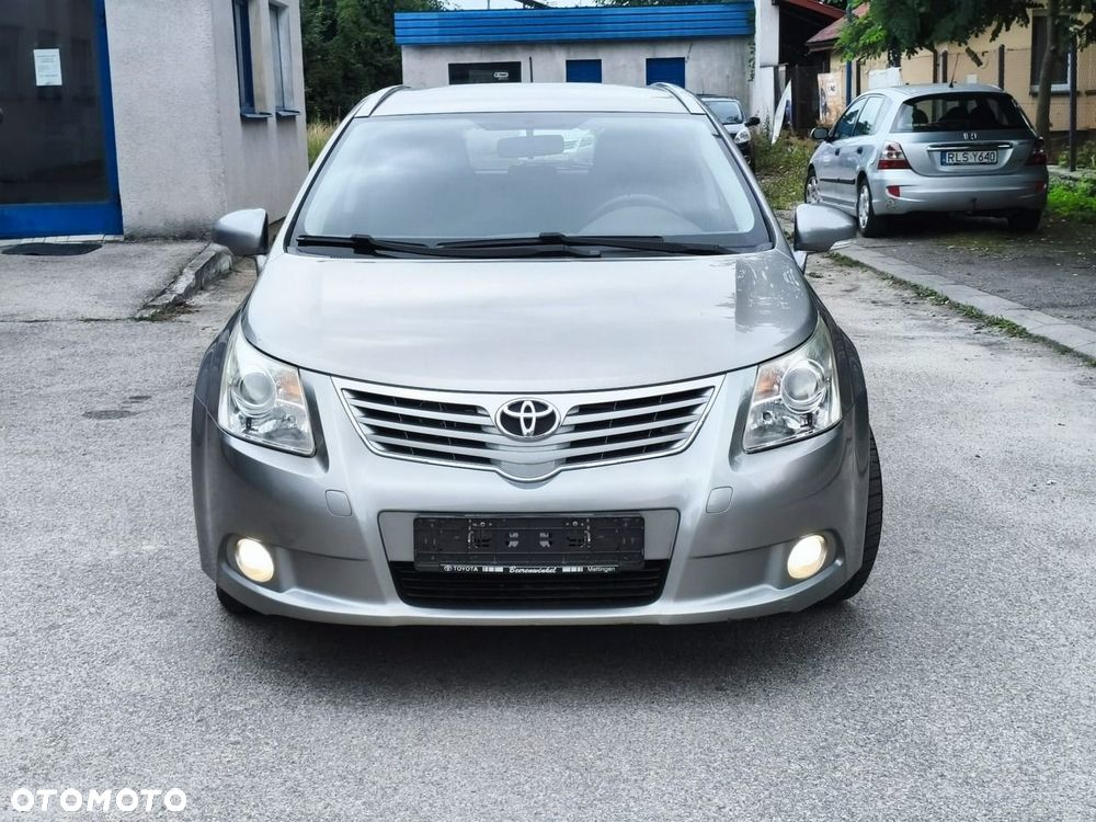 Toyota Avensis - 9