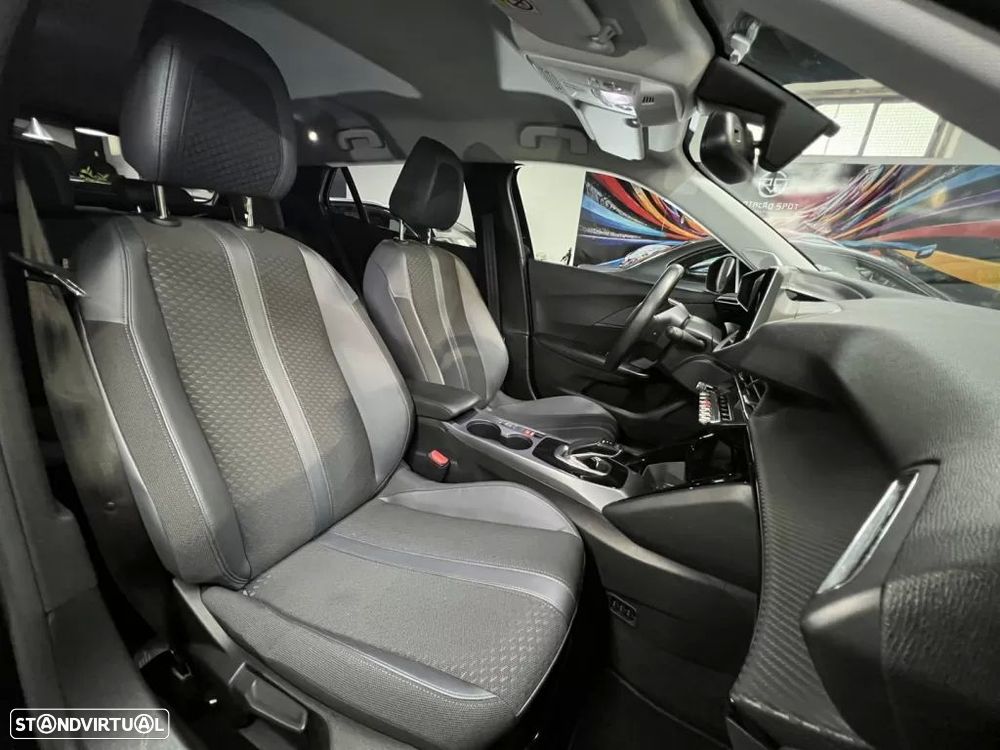 Peugeot e-2008 50 kWh Allure - 6