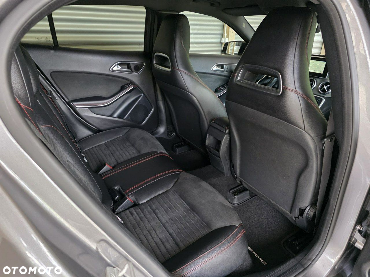 Mercedes-Benz GLA - 18