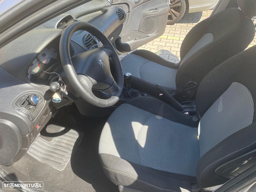 Peugeot 206 1.1 Color Line - 8