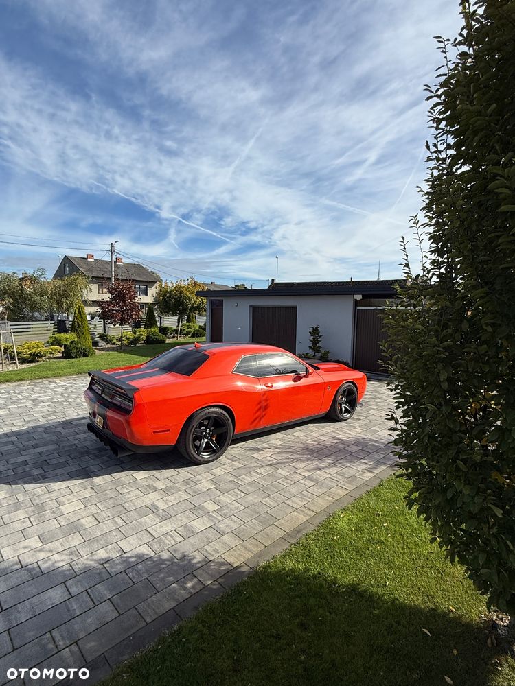Dodge Challenger 6.2 Hellcat - 8