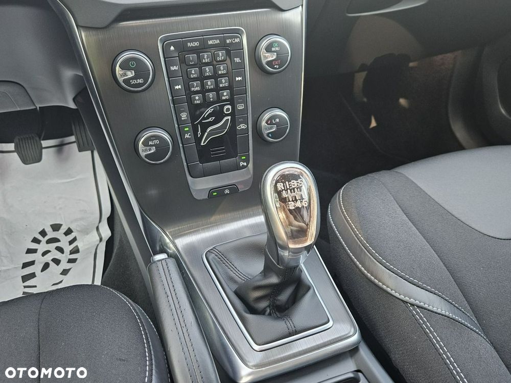 Volvo V40 D2 Momentum - 17