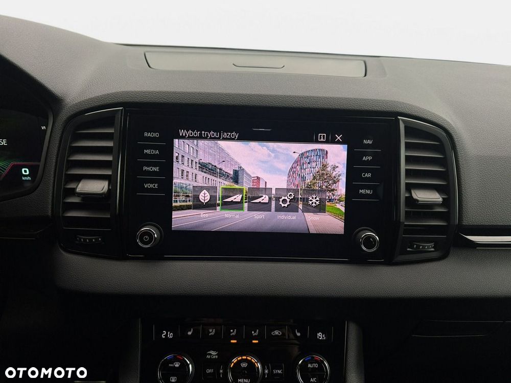 Skoda Karoq 2.0 TSI 4x4 DSG Sportline - 24
