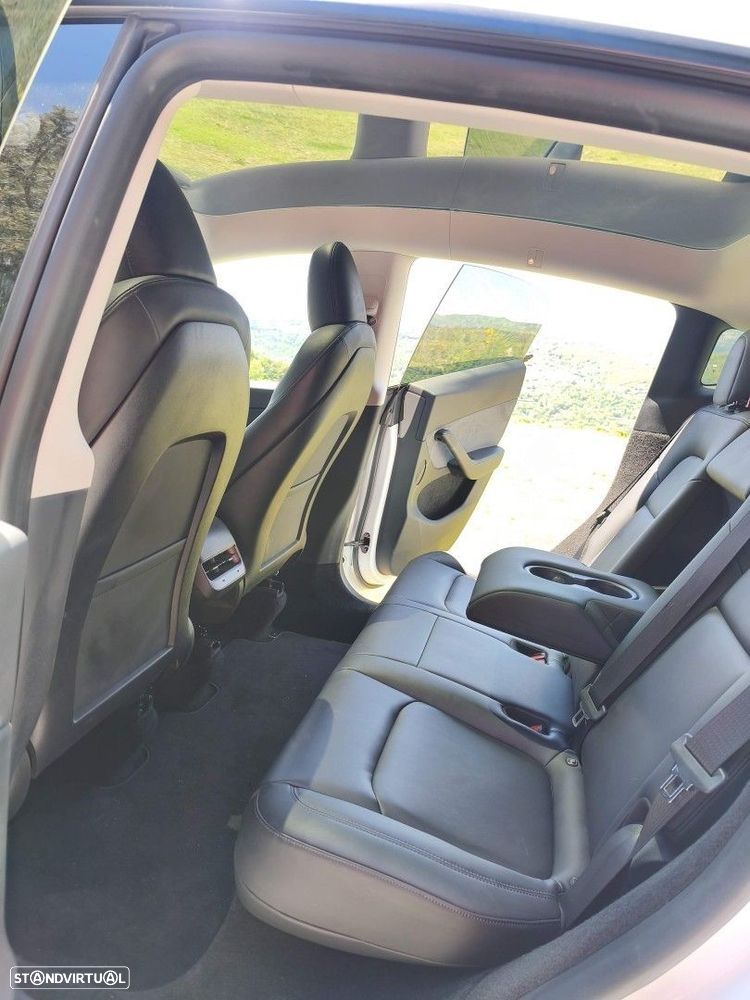 Tesla Model Y RWD - 15