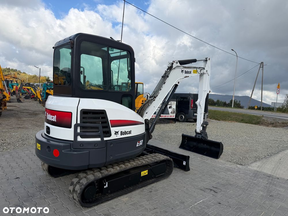 Bobcat E32 - 5