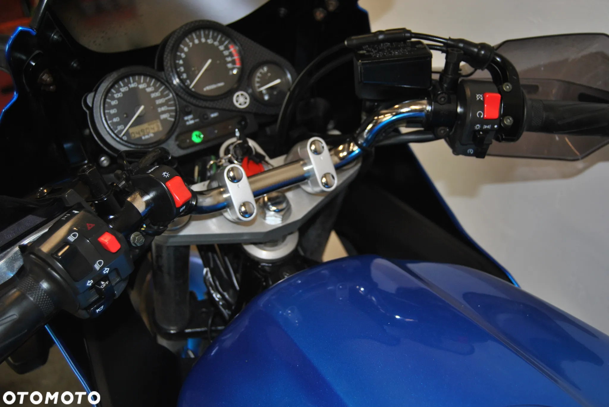 Yamaha FZS - 9