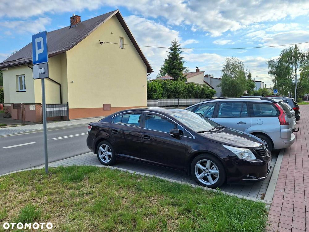 Toyota Avensis - 4