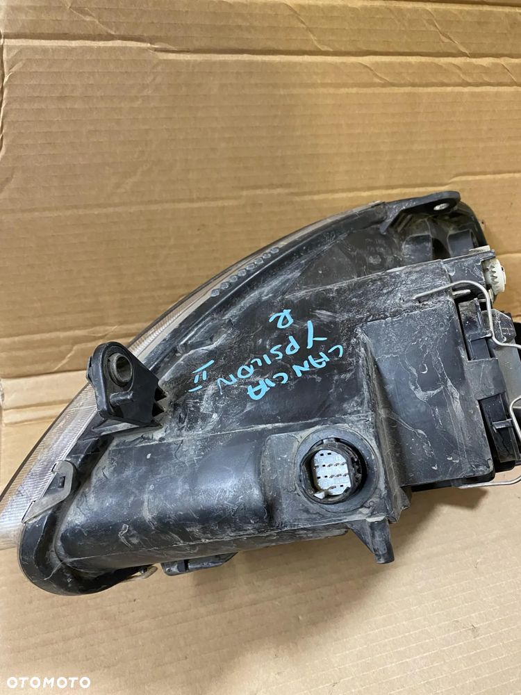 Lampa prawy przód Lancia Ypsilon II - 3
