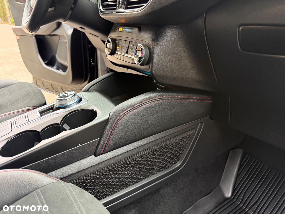 Ford Kuga 2.0 EcoBlue 4x4 ST-LINE X - 31