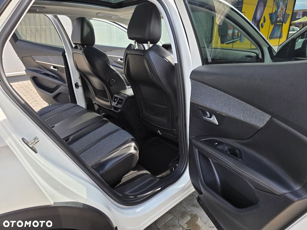 Peugeot 3008 PureTech 130 Stop & Start Allure - 19