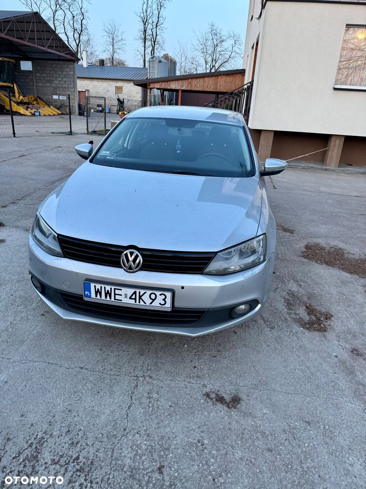 Volkswagen Jetta - 1