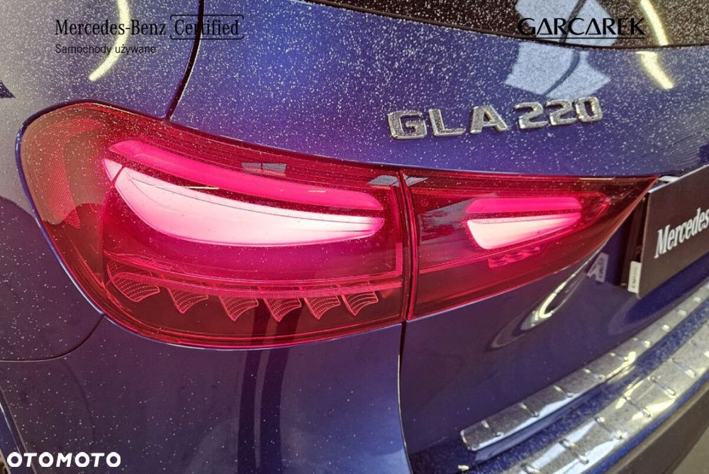 Mercedes-Benz GLA - 14