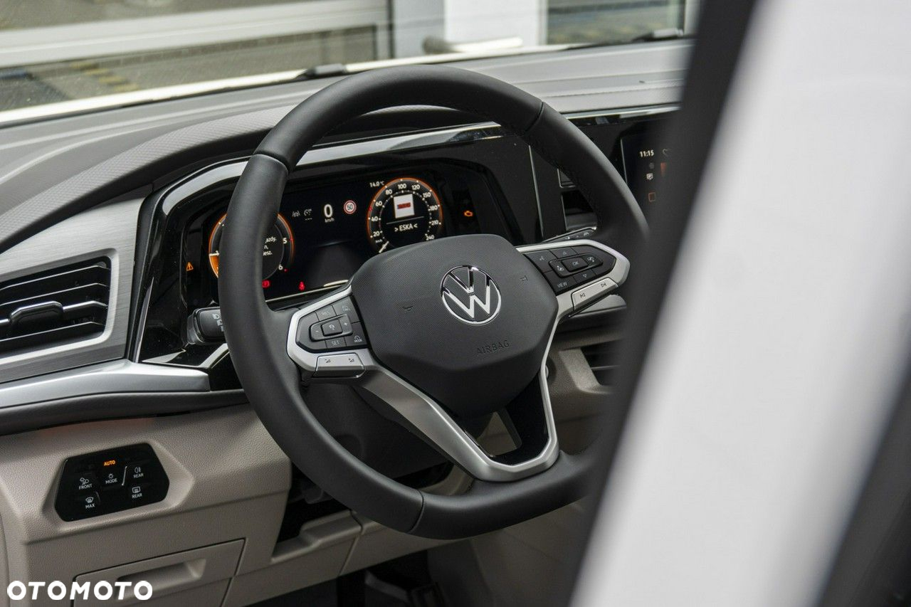 Volkswagen Multivan - 12