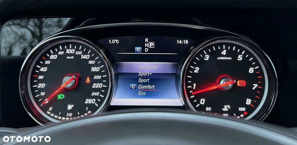 Mercedes-Benz Klasa E 200 9G-TRONIC - 28