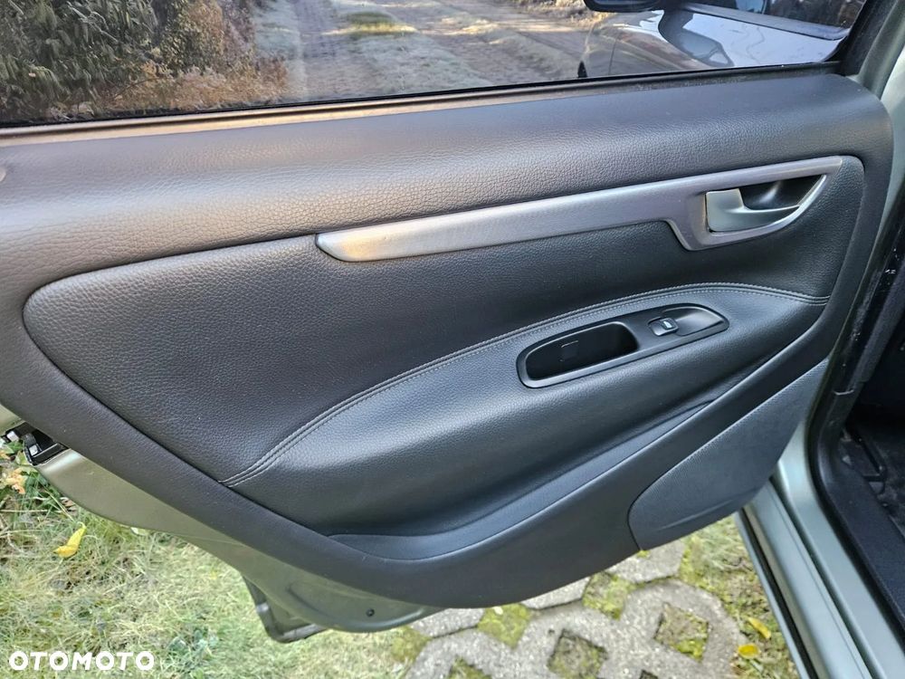 Volvo V70 2.4 Momentum - 26