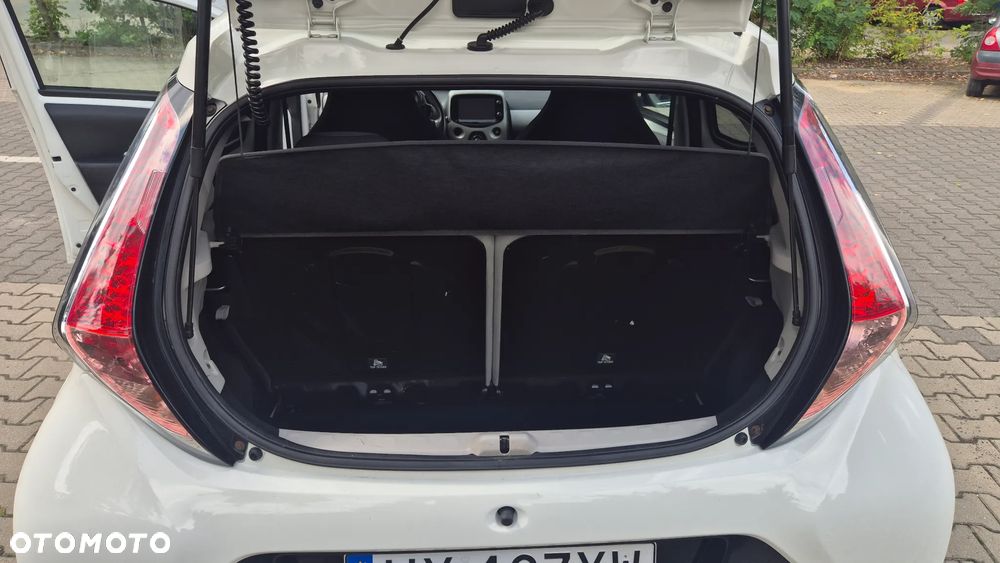 Toyota Aygo x-clusiv - 14