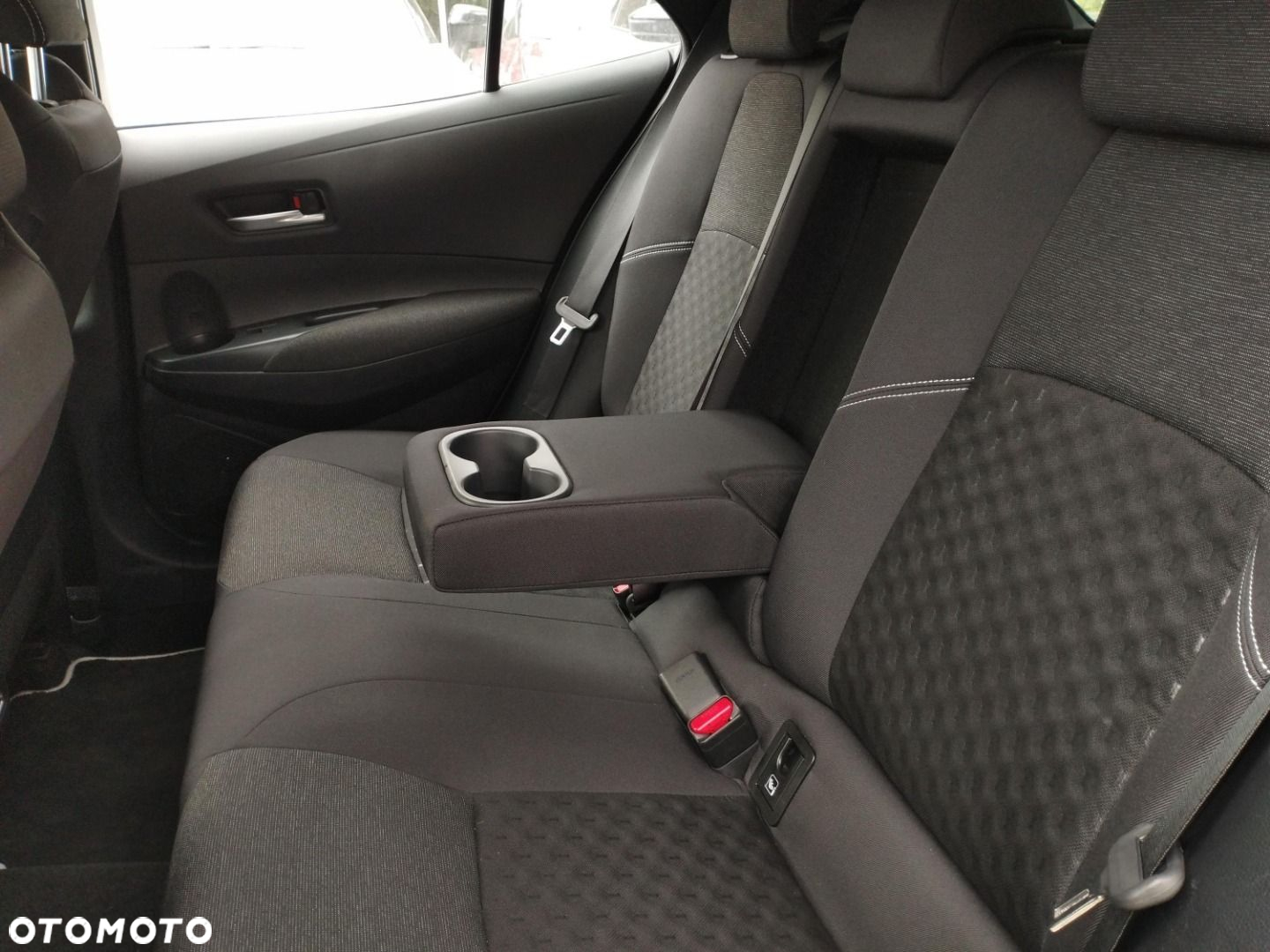 Toyota Corolla - 12