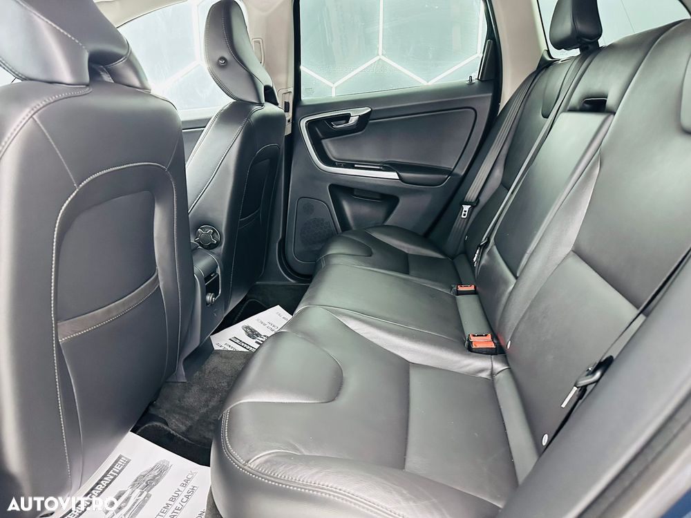 Volvo XC 60 D3 Geartronic Summum - 17