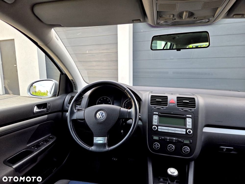 Volkswagen Golf - 21