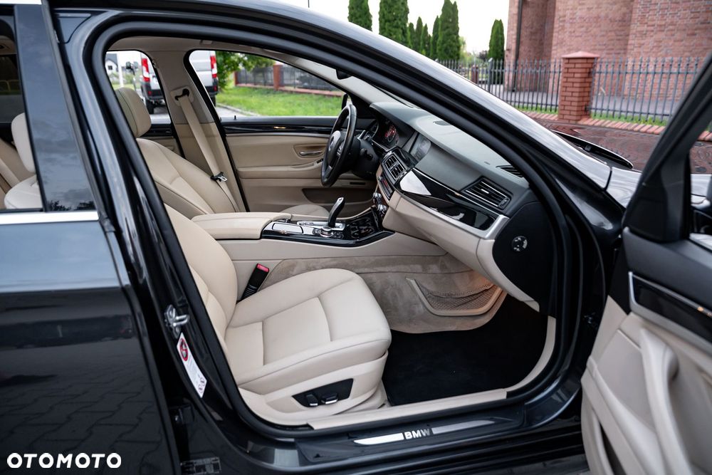 BMW Seria 5 520d Sport-Aut - 25