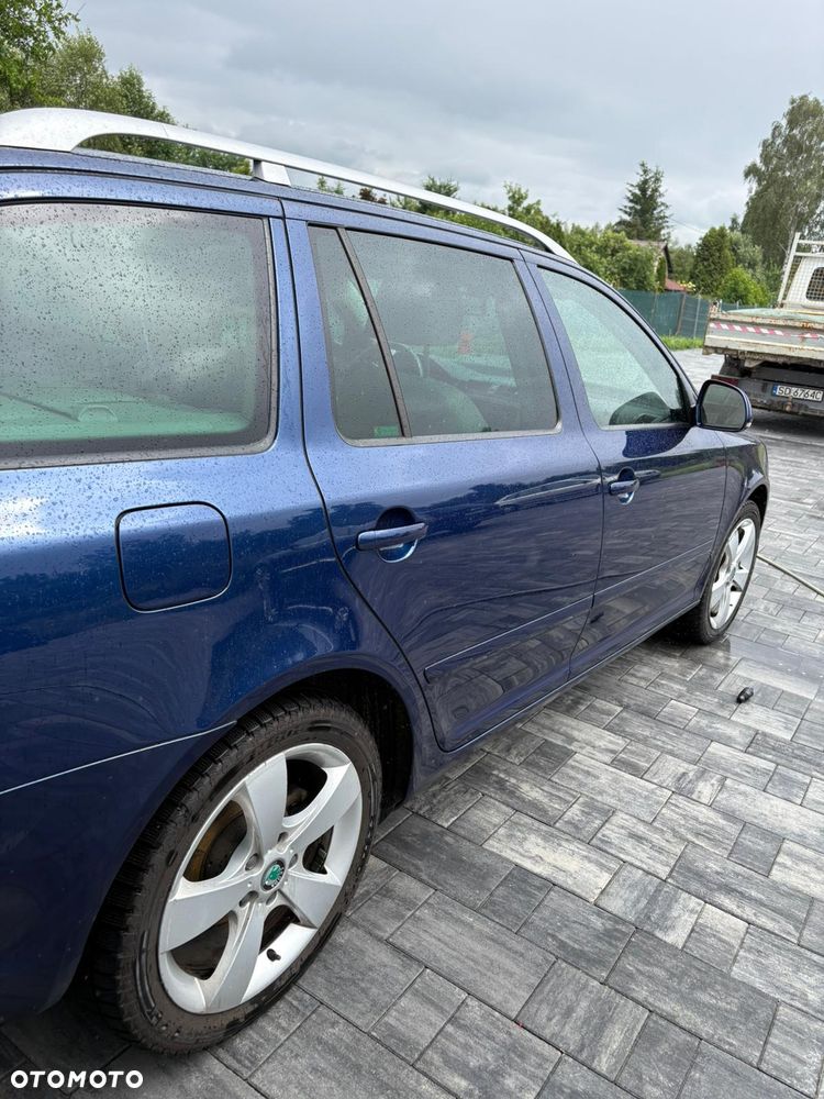 Skoda Octavia 2.0 TDI DPF Ambition DSG - 4