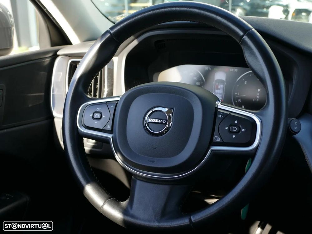 Volvo XC 60 2.0 D4 Momentum Geartronic - 38