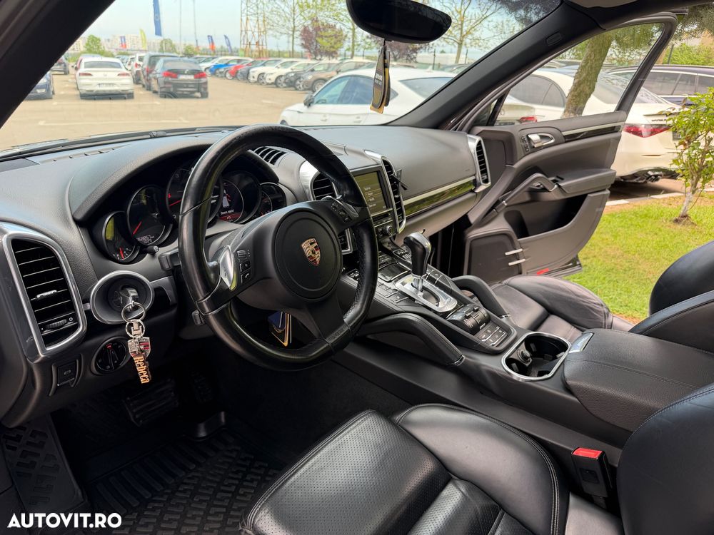 Porsche Cayenne Platinum Edition - 32