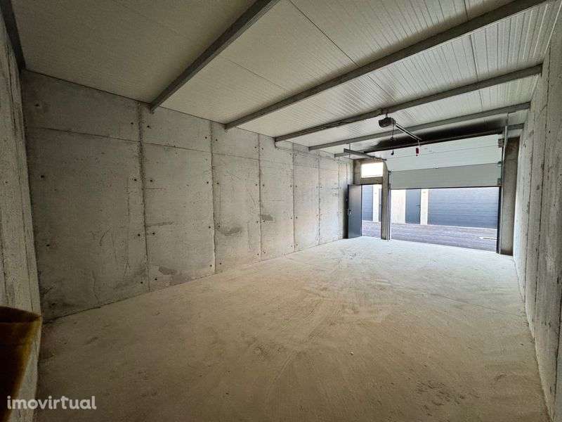 Arrenda-se Garagem (Box) Torres Vedras - Grande imagem: 4/5