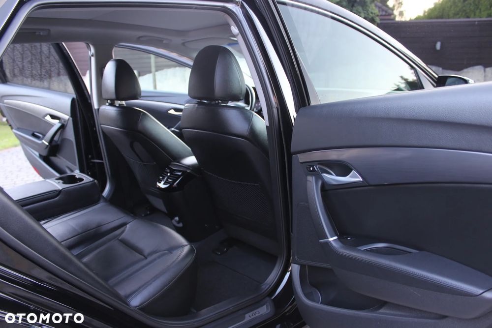 Hyundai i40 Kombi 1.7 CRDi DCT Premium - 17
