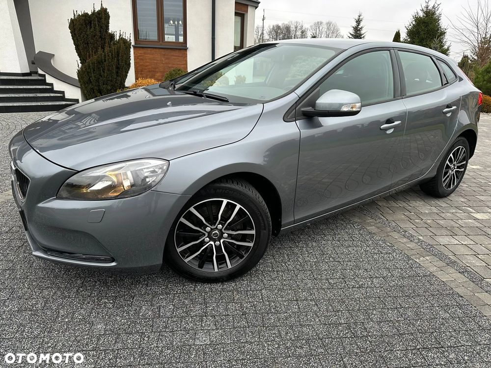 Volvo V40 T2 Geartronic Momentum - 1