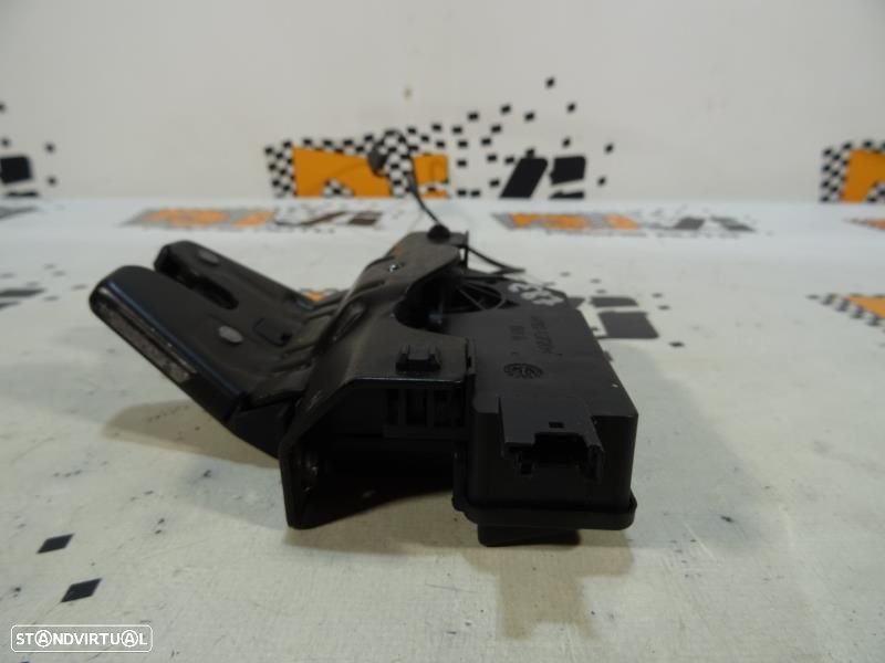 Fecho Da Mala Bmw 1 (E87)  51248196401 / 8196401 / 8 196 401 - 4