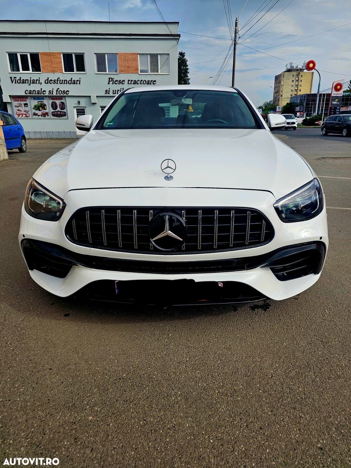 Mercedes-Benz E 220 d T 9G-TRONIC - 1