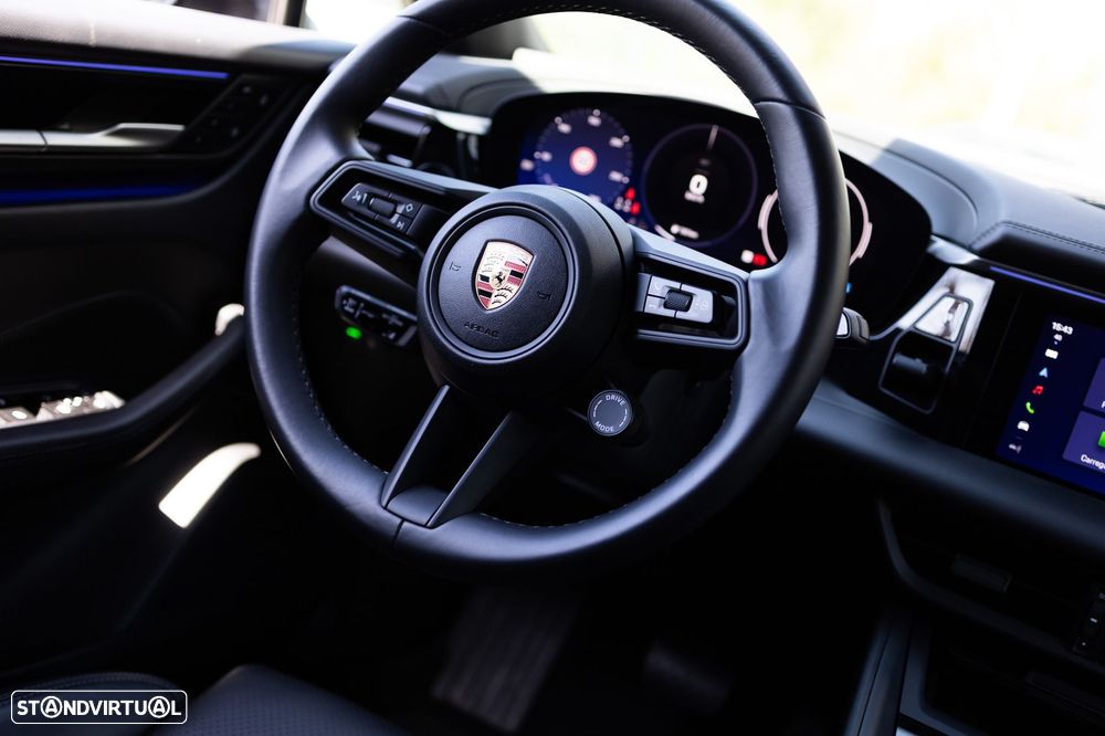 Porsche Macan Electric 4 - 36