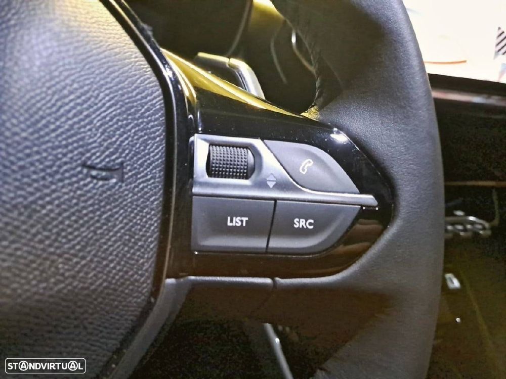 Peugeot 2008 1.2 Hybrid Allure e-DCS6 - 17