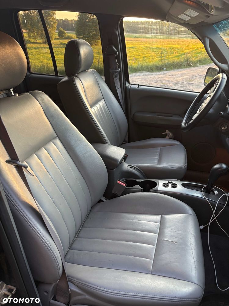 Jeep Liberty - 6