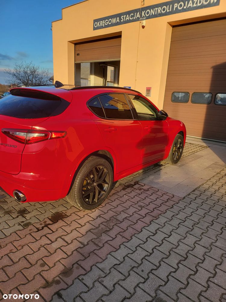 Alfa Romeo Stelvio 2.0 Turbo 16V AT8-Q4 Ti - 15