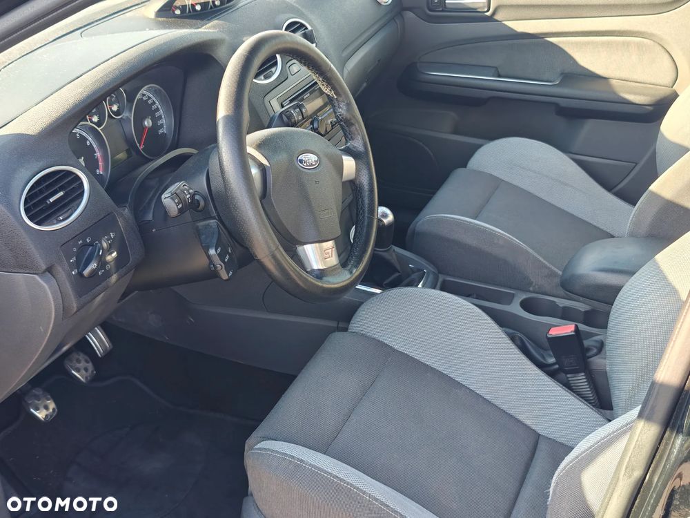 Ford Focus 2.5 ST - 24