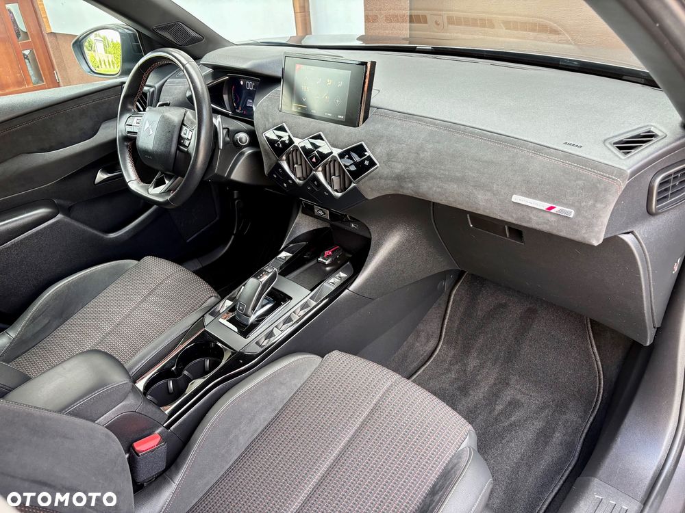 DS Automobiles DS 3 Crossback 1.2 PureTech Performance Line + - 26