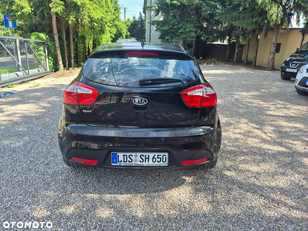 Kia Rio 1.4 Dream Team Edition - 11