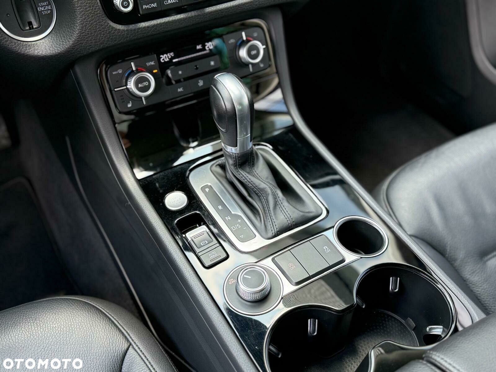 Volkswagen Touareg - 28