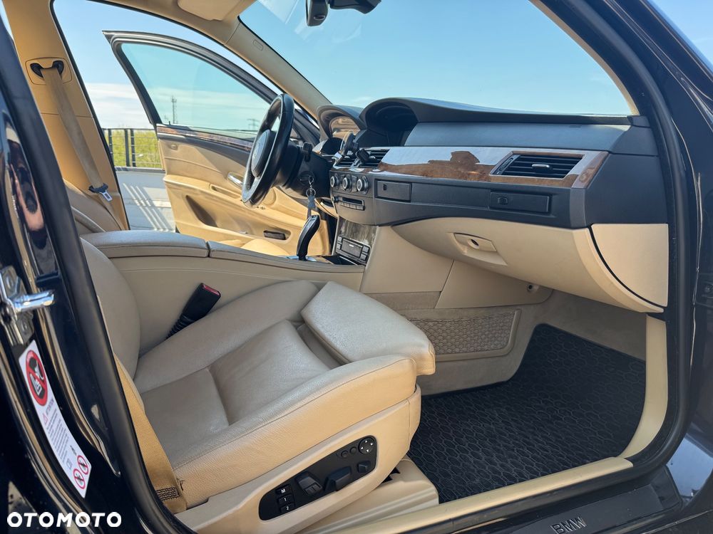 BMW Seria 5 525d Edition Exclusive - 19