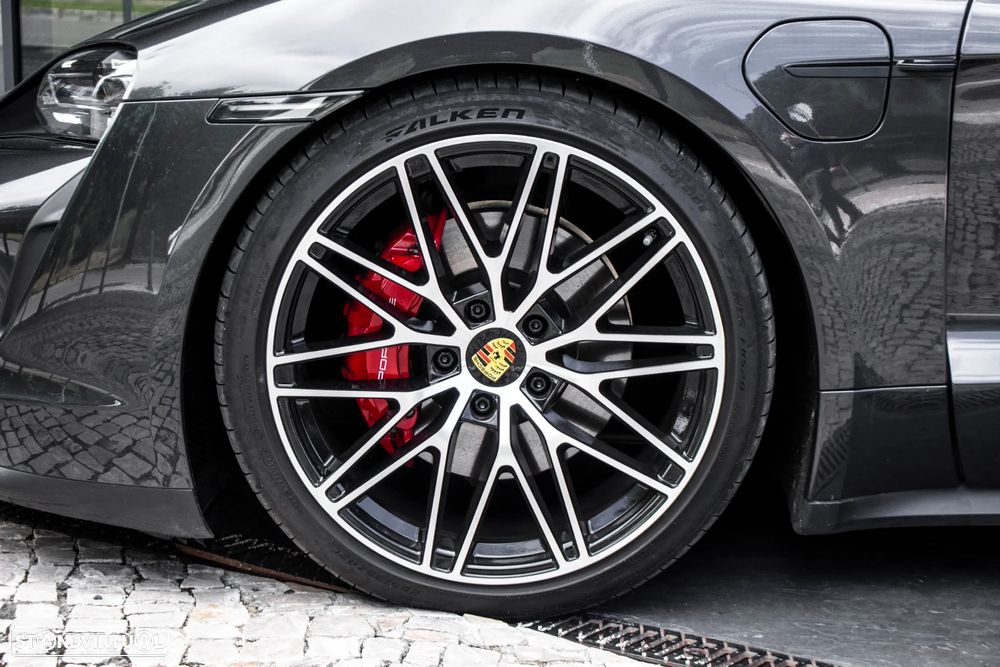 Porsche Taycan 4S - 10
