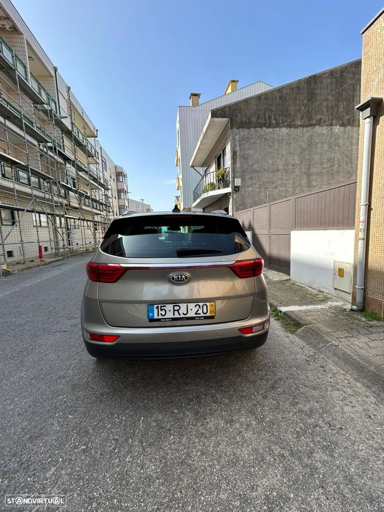 Kia Sportage 1.7 CRDI ISG Nav Line - 9