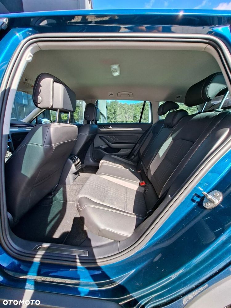 Volkswagen Passat - 13