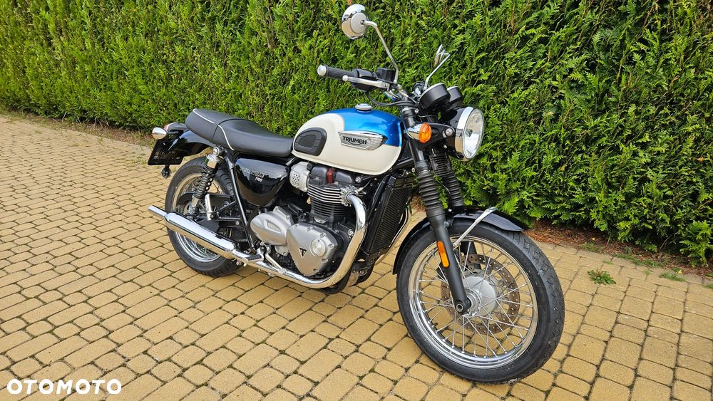 Triumph Bonneville - 2