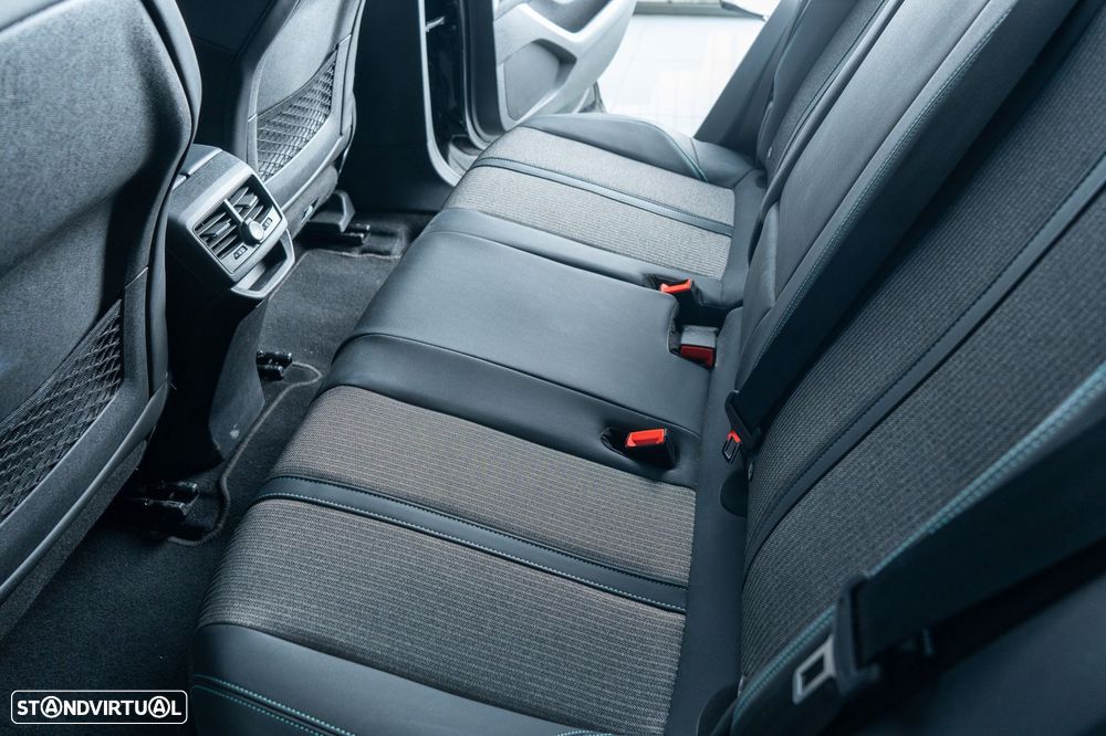 Peugeot 3008 1.2 PureTech Allure EAT8 - 8
