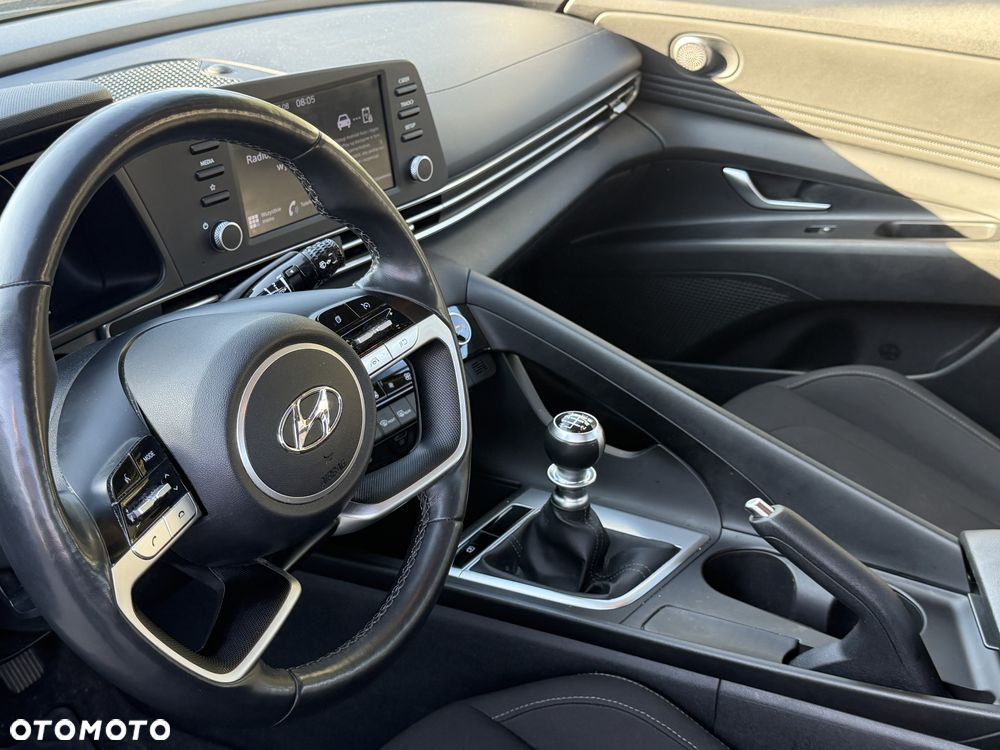 Hyundai Elantra 1.6 Smart - 9