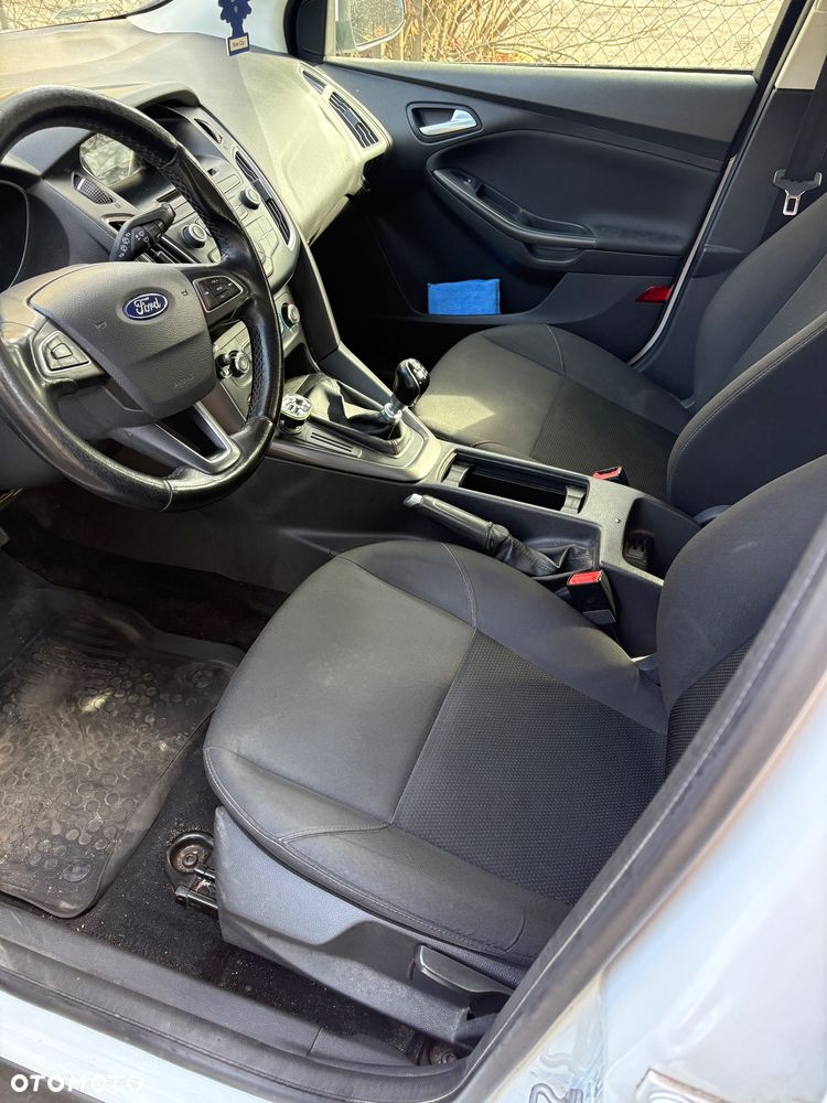 Ford Focus - 8