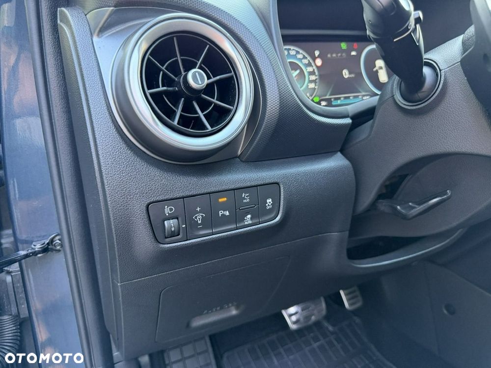 Hyundai Kona 49kWh Executive Plus - 30